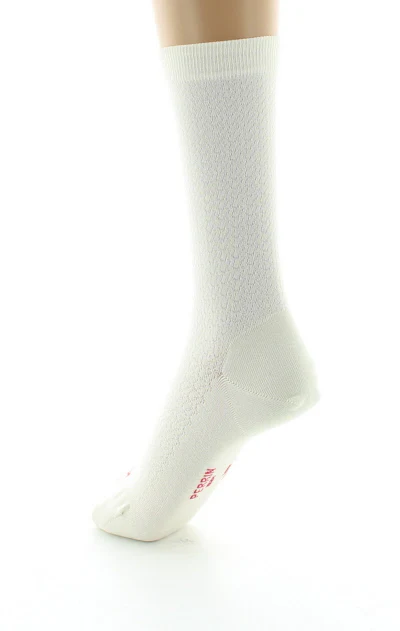 Chaussettes femme à maille ajourée en soie Écru – Image 4